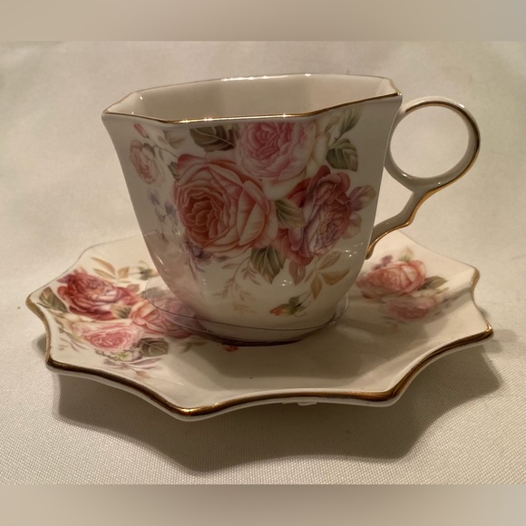 Pacifica Home Teacup & Decagon Shaped Saucer w/ Pink Cabbage Roses and Gold Trim - Picture 6 of 7